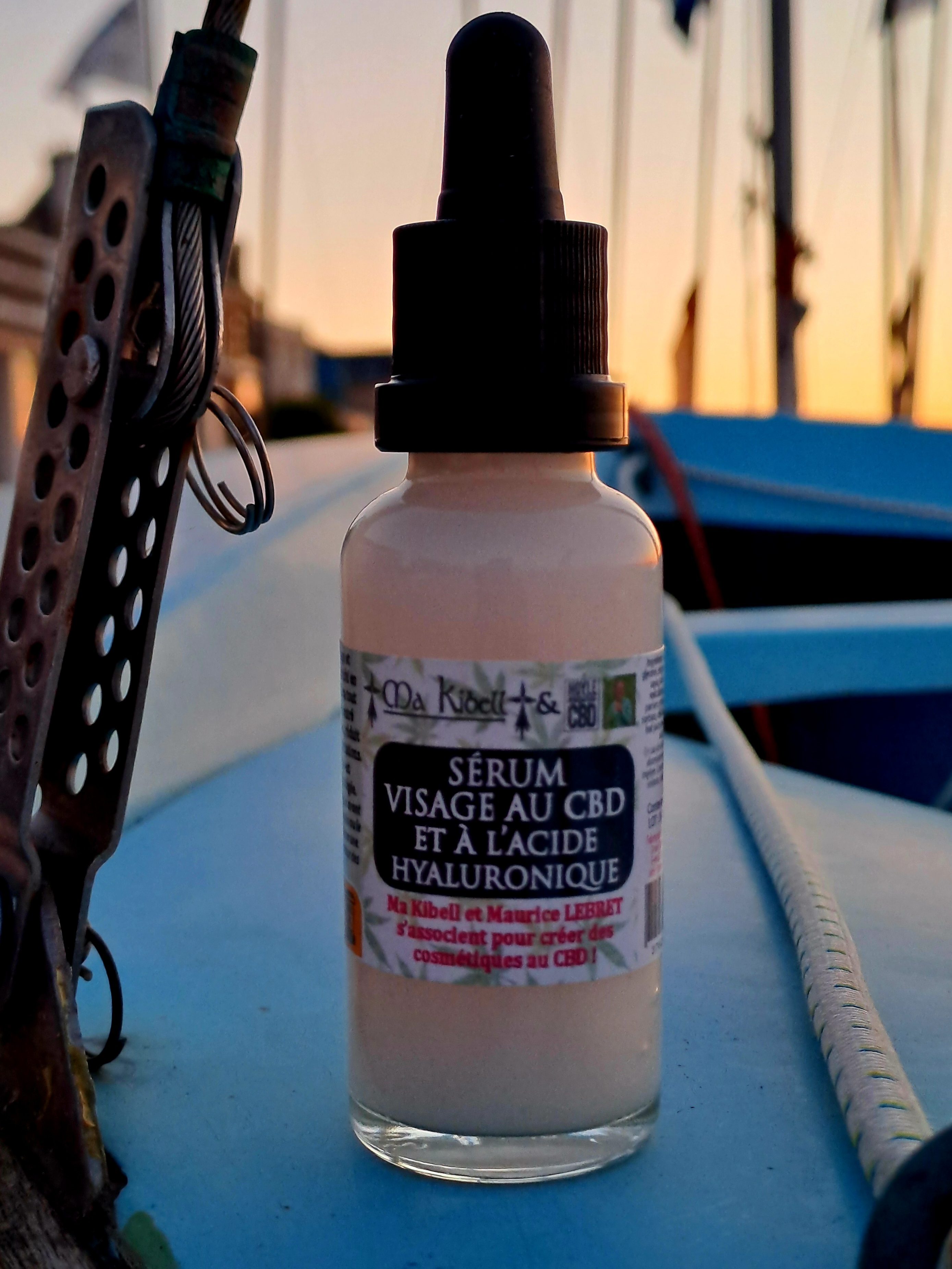Sérum visage CBD Ma Kibell hydratant à l'acide hyaluronique